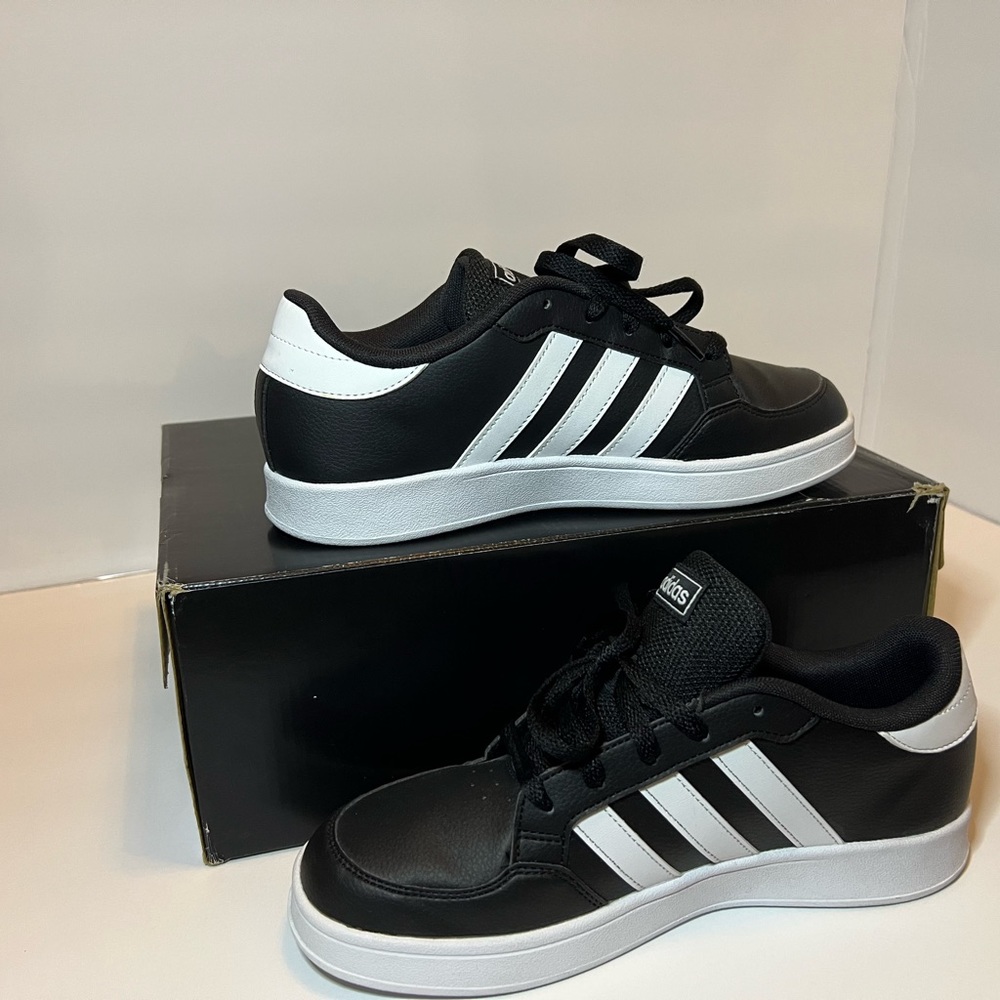 Adidas boys shoes - Picture 4 of 12